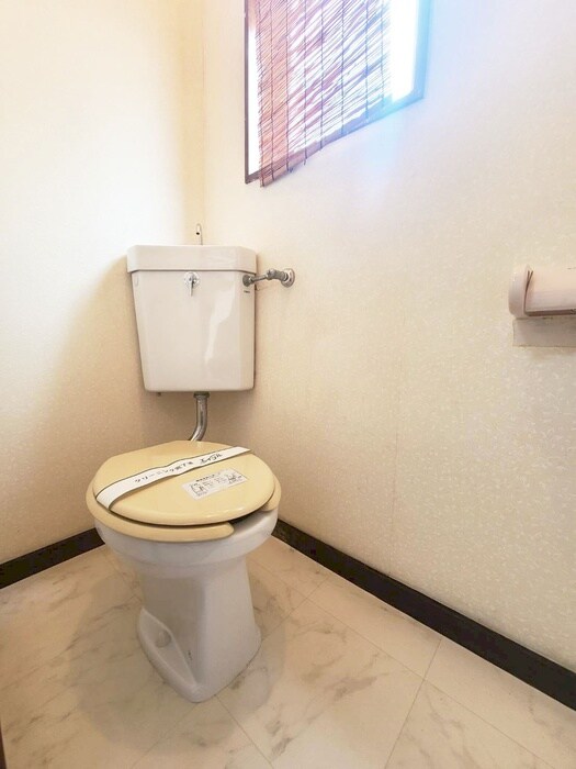 物件内観写真8　(トイレ)