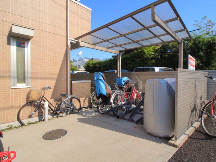 物件外観写真6　(駐輪場)