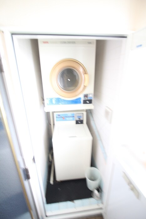 物件内観写真14　(洗濯機置場)