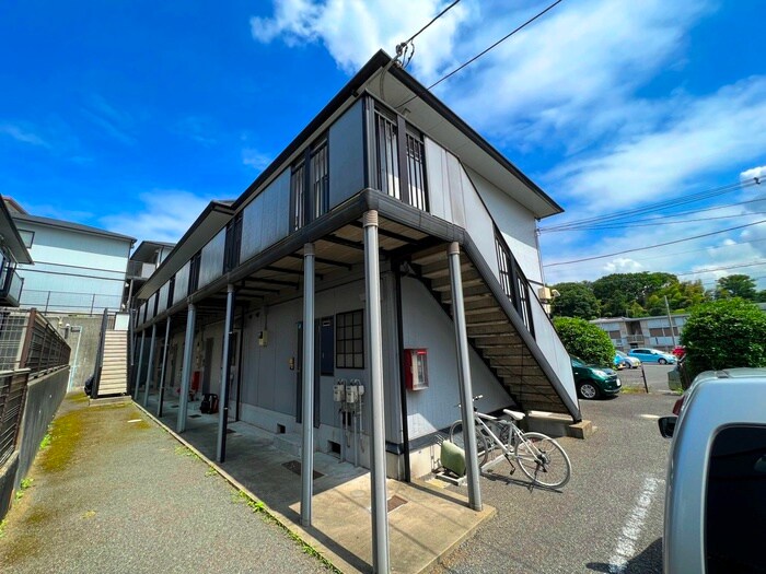 物件外観写真5　(エントランス部分)