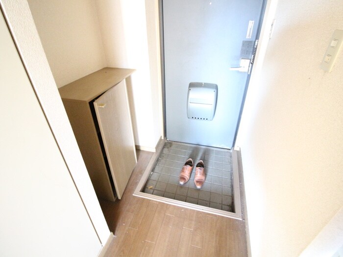物件内観写真10　(玄関)