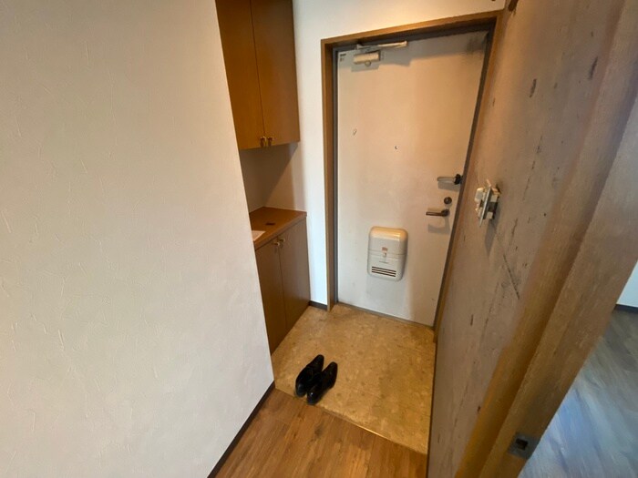 物件内観写真12　(玄関)