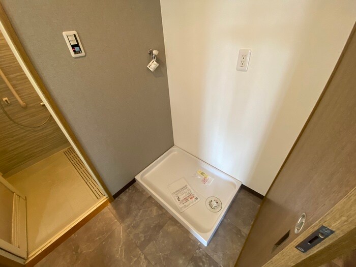 物件内観写真14　(洗濯機置場)