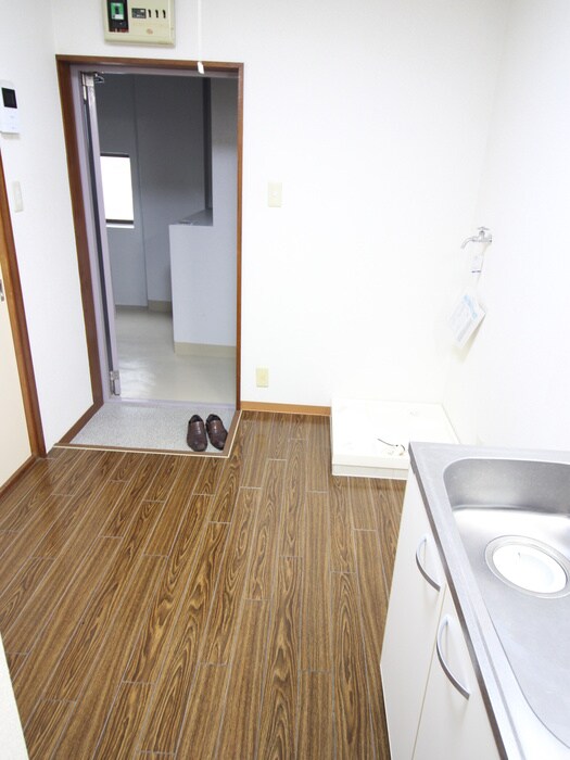 物件内観写真14　(玄関)