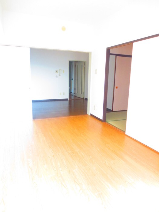 物件内観写真8　(居室)