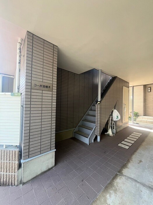 物件外観写真4　(エントランス部分)