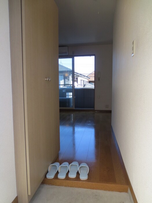 物件内観写真13　(玄関)