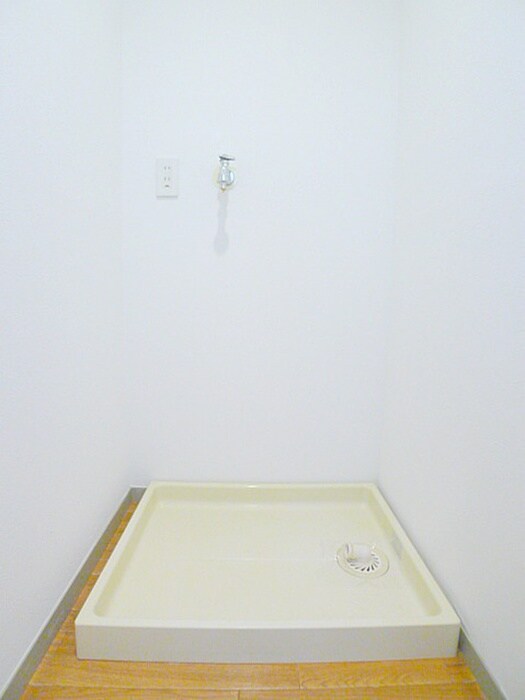 物件内観写真17　(洗濯機置場)