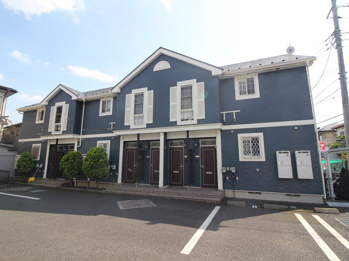 物件外観写真2　(エントランス部分)