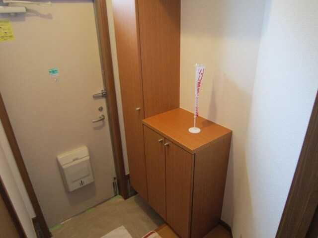 物件内観写真16　(玄関)