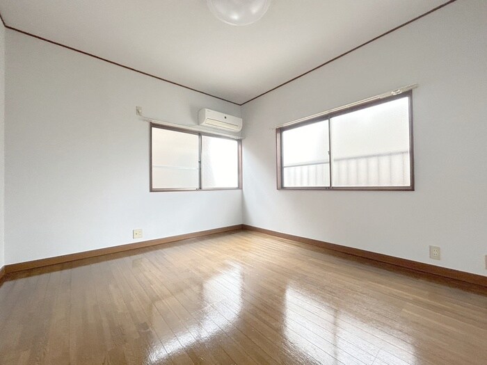 物件内観写真3　(居室)