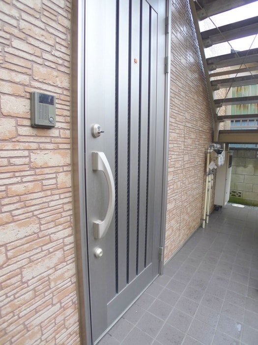 物件外観写真5　(エントランス部分)