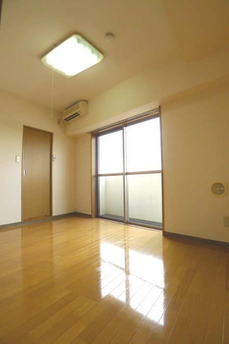 物件内観写真9　(室内からの展望)