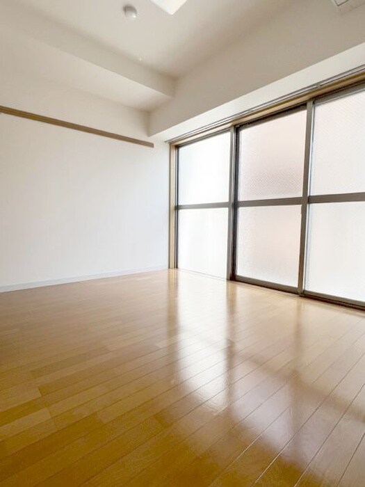 物件内観写真10　(室内からの展望)