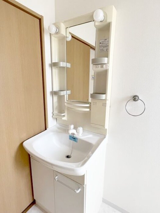 物件内観写真12　(洗面)