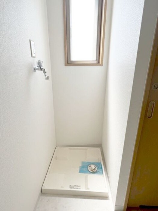 物件内観写真13　(洗濯機置場)