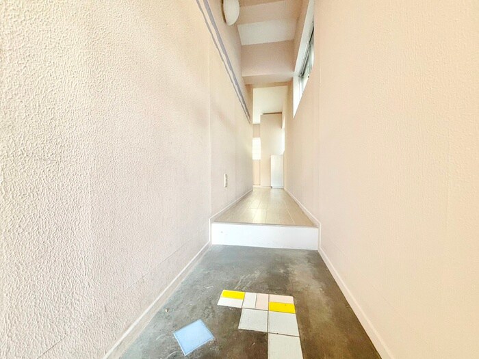 物件内観写真15　(玄関)