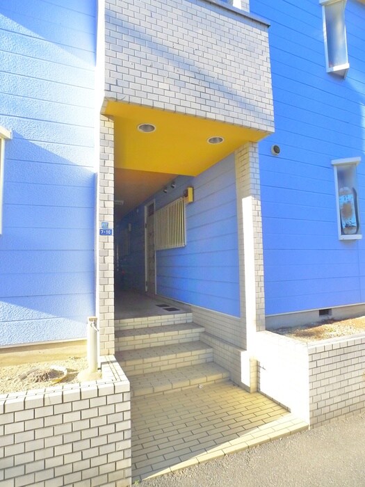物件外観写真3　(エントランス部分)