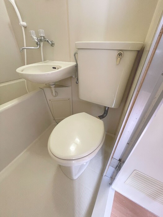 物件内観写真13　(トイレ)