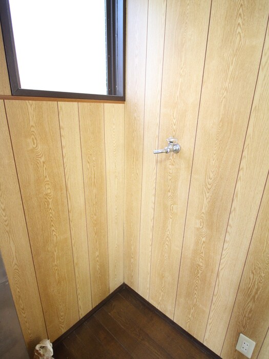 物件内観写真12　(洗濯機置場)