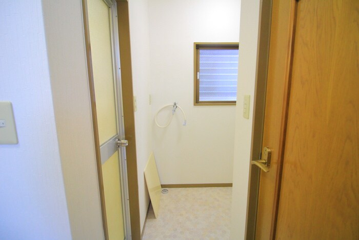 物件内観写真16　(廊下)