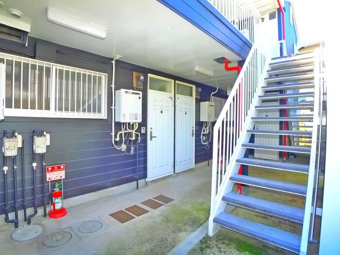 物件外観写真5　(エントランス部分)