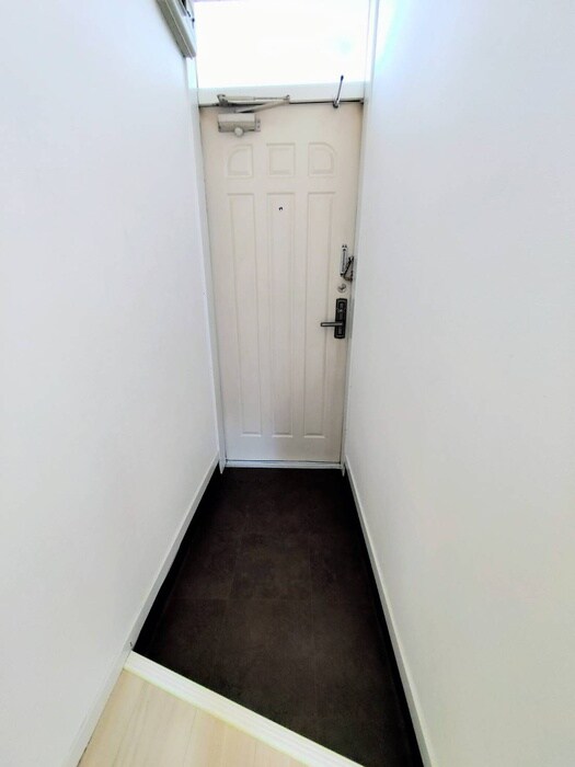 物件内観写真17　(玄関)