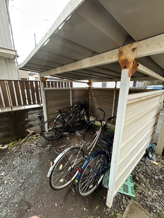 物件外観写真5　(駐輪場)