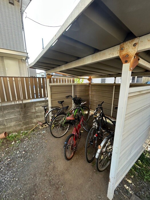 物件外観写真5　(駐輪場)