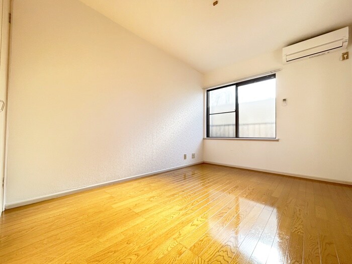 物件内観写真10　(居室)