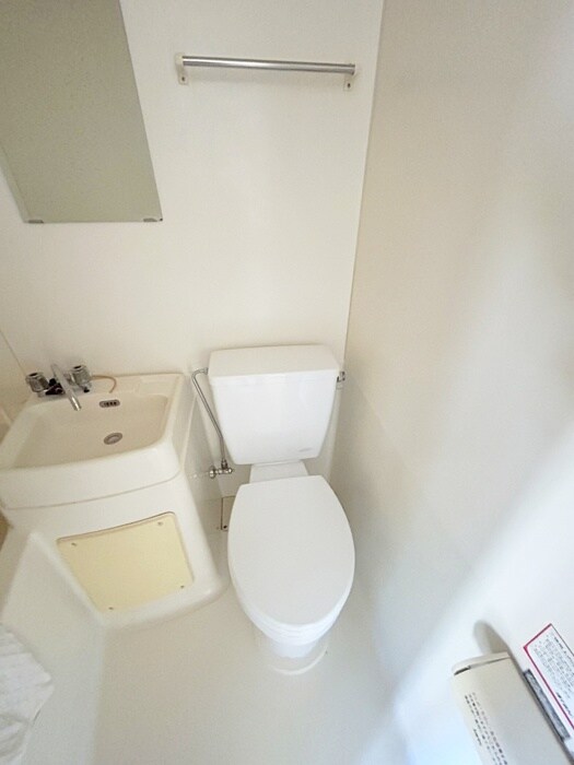 物件内観写真14　(トイレ)