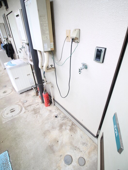 物件内観写真18　(洗濯機置場)