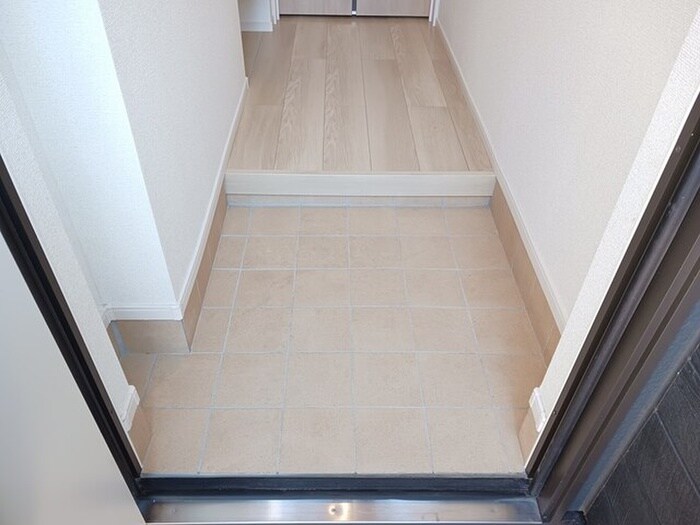 物件内観写真11　(玄関)