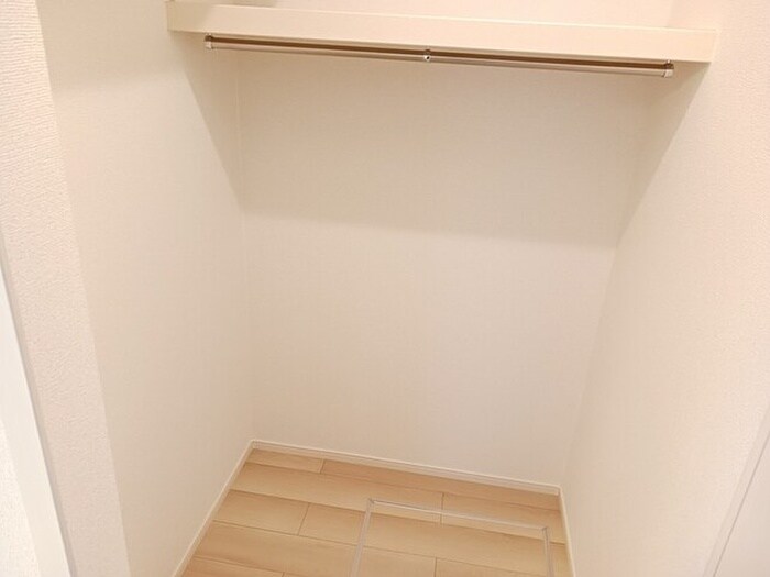物件内観写真12　(収納)