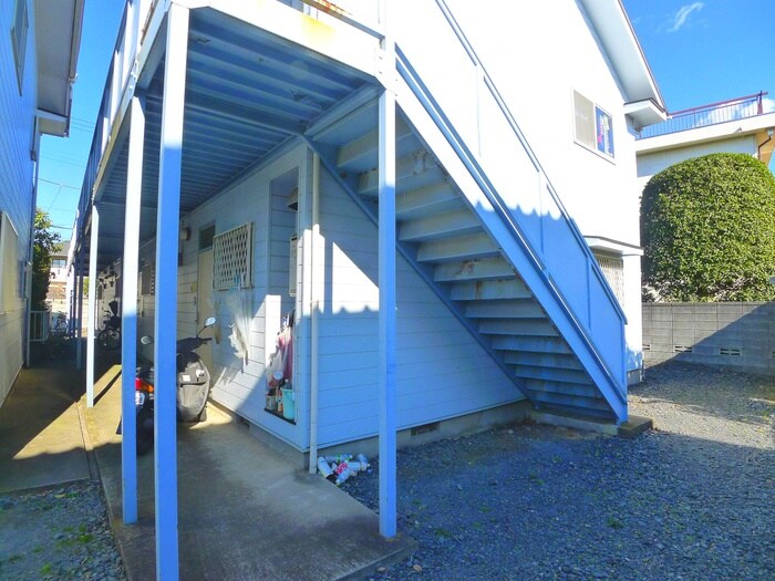 物件外観写真2　(エントランス部分)