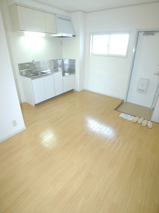 物件内観写真4　(室内からの展望)