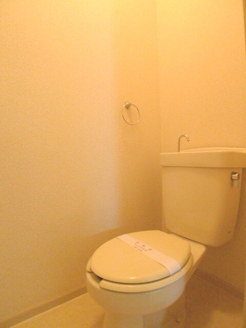 物件内観写真8　(トイレ)