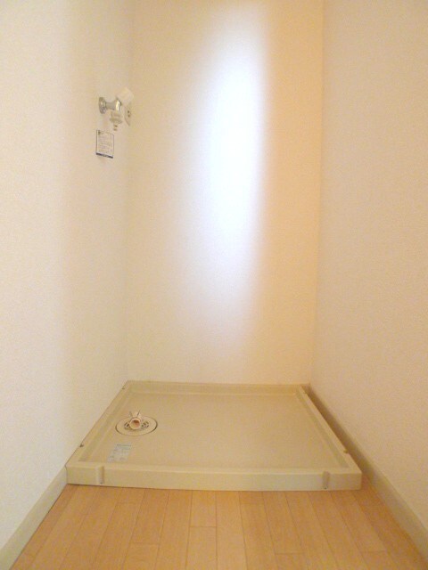 物件内観写真9　(洗濯機置場)