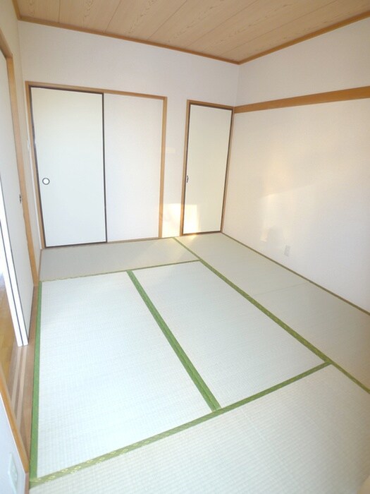 物件内観写真12　(収納)