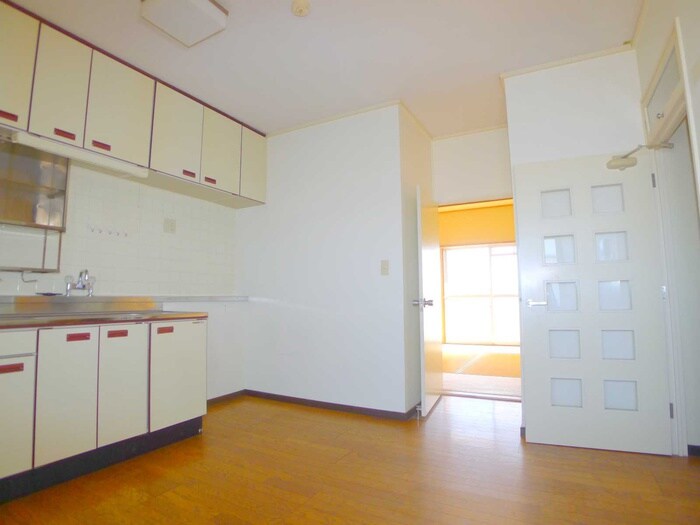 物件内観写真8　(居室)