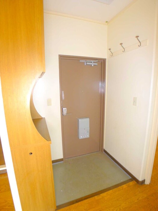 物件内観写真15　(玄関)