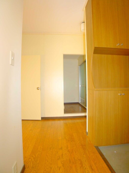 物件内観写真16　(廊下)