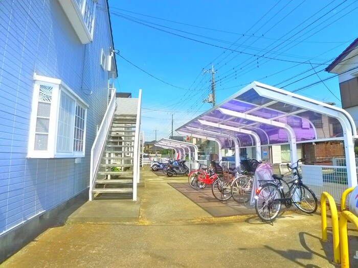 物件外観写真3　(駐輪場)