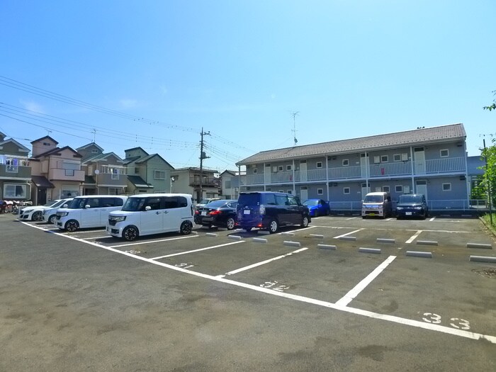 物件外観写真5　(駐車場)