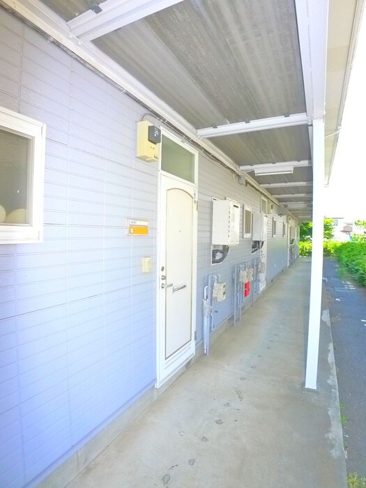 物件外観写真6　(エントランス部分)