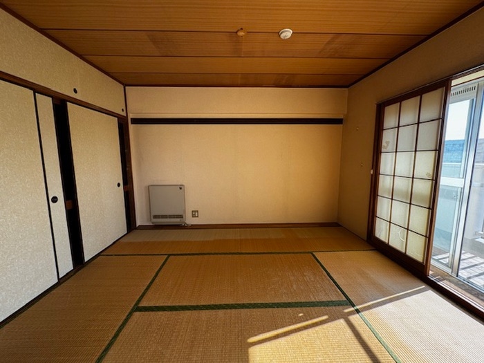 昭島つつじが丘ハイツ１２号棟の居室