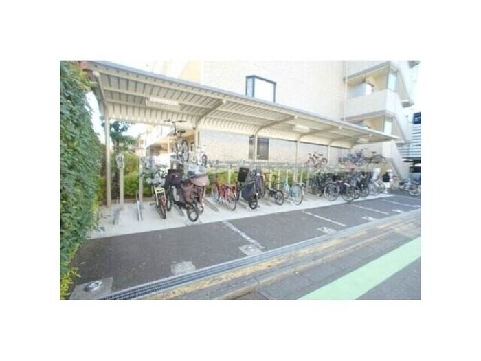物件外観写真6　(駐輪場)
