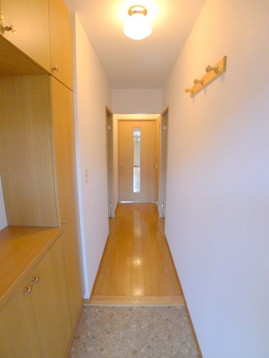 物件内観写真10　(玄関)