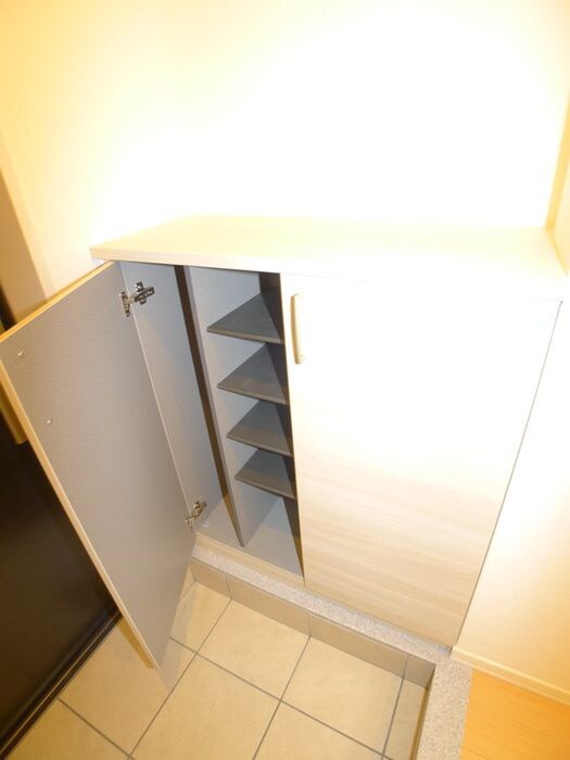 物件内観写真13　(靴箱)