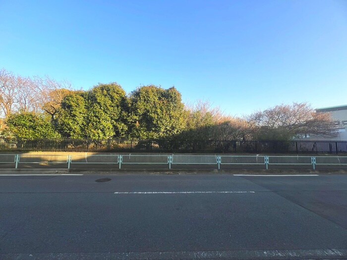 物件内観写真15　(室内からの展望)